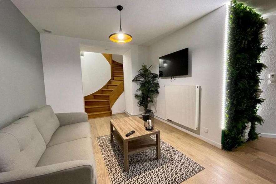 Le Triplex, Charmant Appartement, 2 Chambres Le Coteau Luaran gambar